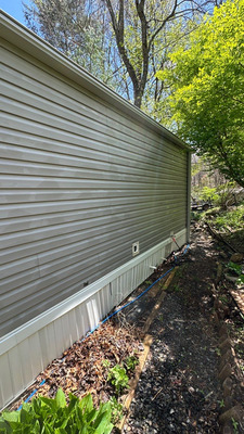 House Washing And Asphalt Roof Cleaning in Burnsville NC